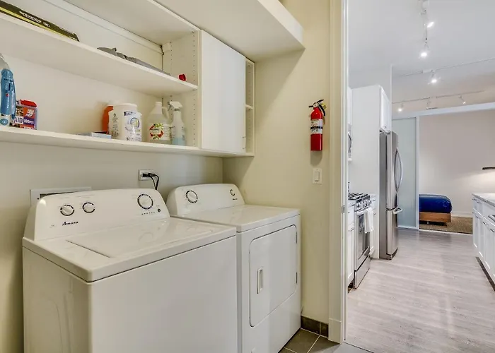 Sheridan Park Stunner! No Matter If Are In Town For Business Or Fun Has Covered Apts Apartment *