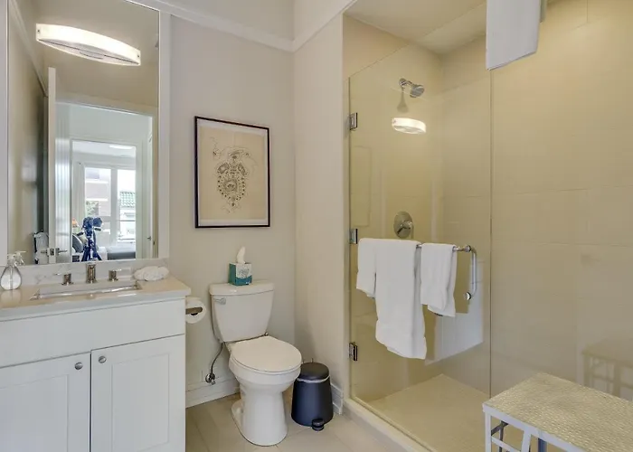 Apartment Sheridan Park Stunner! No Matter If Are In Town For Business Or Fun Has Covered Apts Chicago