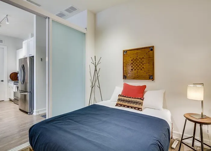 Apartment Sheridan Park Stunner! No Matter If Are In Town For Business Or Fun Has Covered Apts Chicago